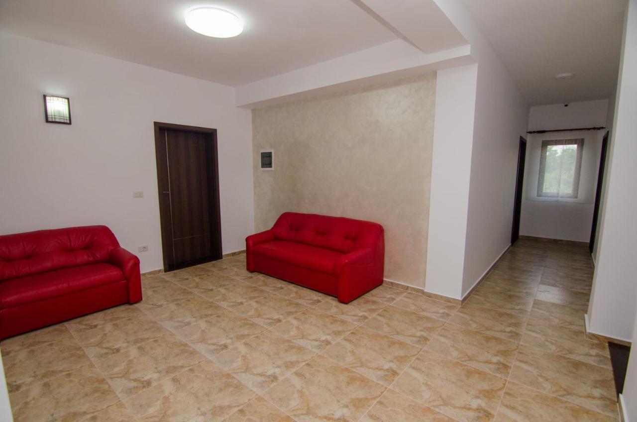 Pensiunea Scorilo Plopi  Exterior foto
