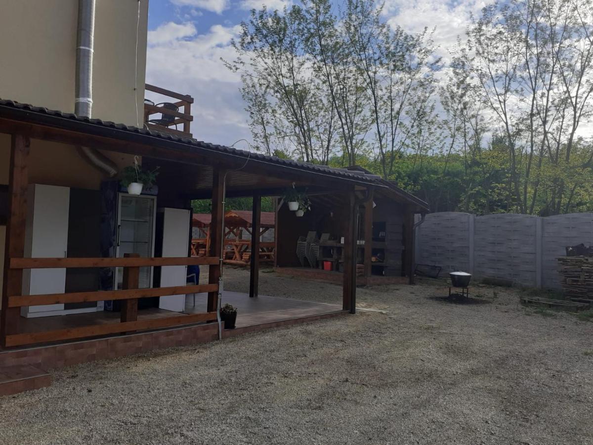 Pensiunea Scorilo Plopi  Exterior foto